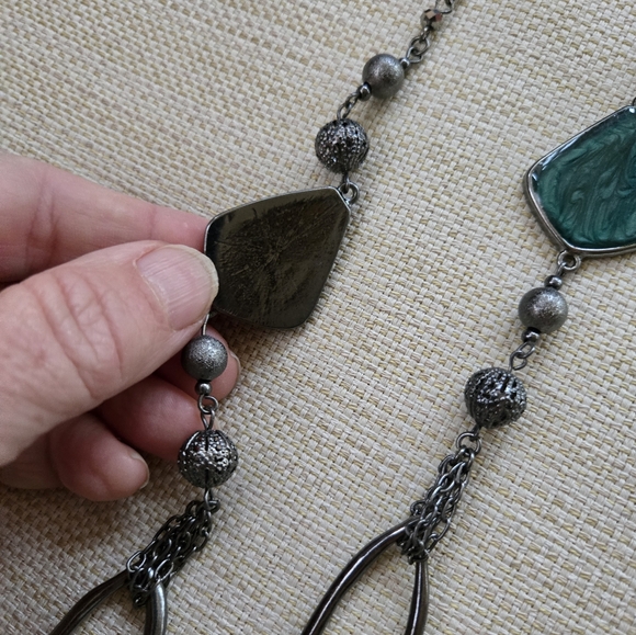 Necklace Green Stone in Silver tone Setting Chain Beads Long 38" - Picture 9 of 12